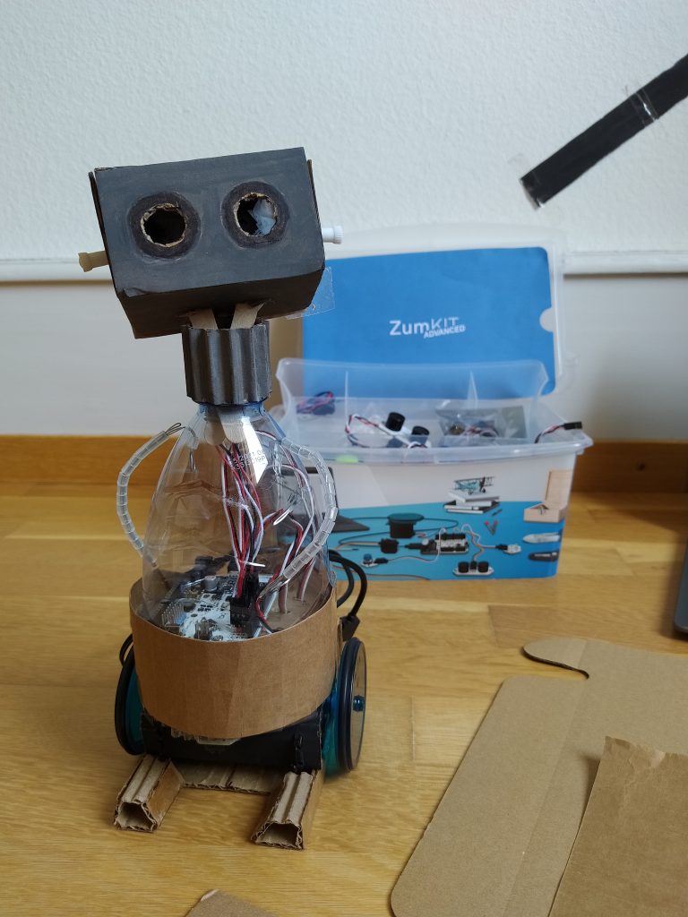 Ein Roboter in der Erstellung
